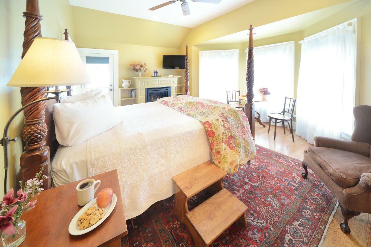 The Springwater Bed And Breakfast Saratoga Springs Ngoại thất bức ảnh