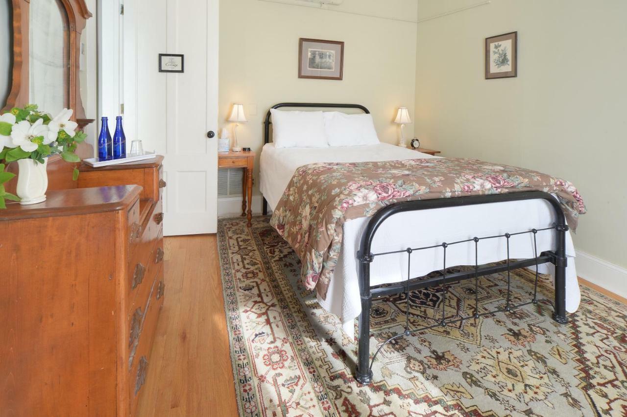 The Springwater Bed And Breakfast Saratoga Springs Ngoại thất bức ảnh