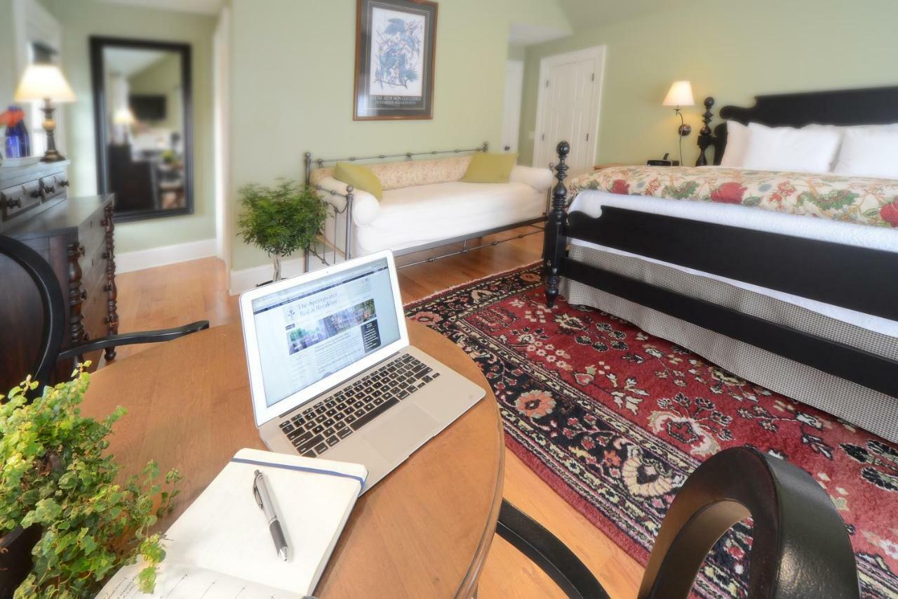 The Springwater Bed And Breakfast Saratoga Springs Ngoại thất bức ảnh